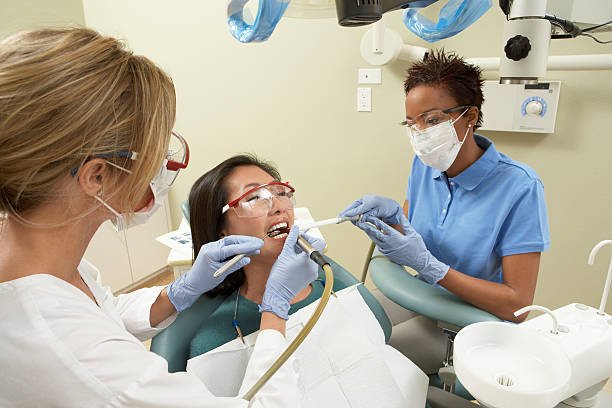 what-do-dental-assistants-do-answered-uei-college